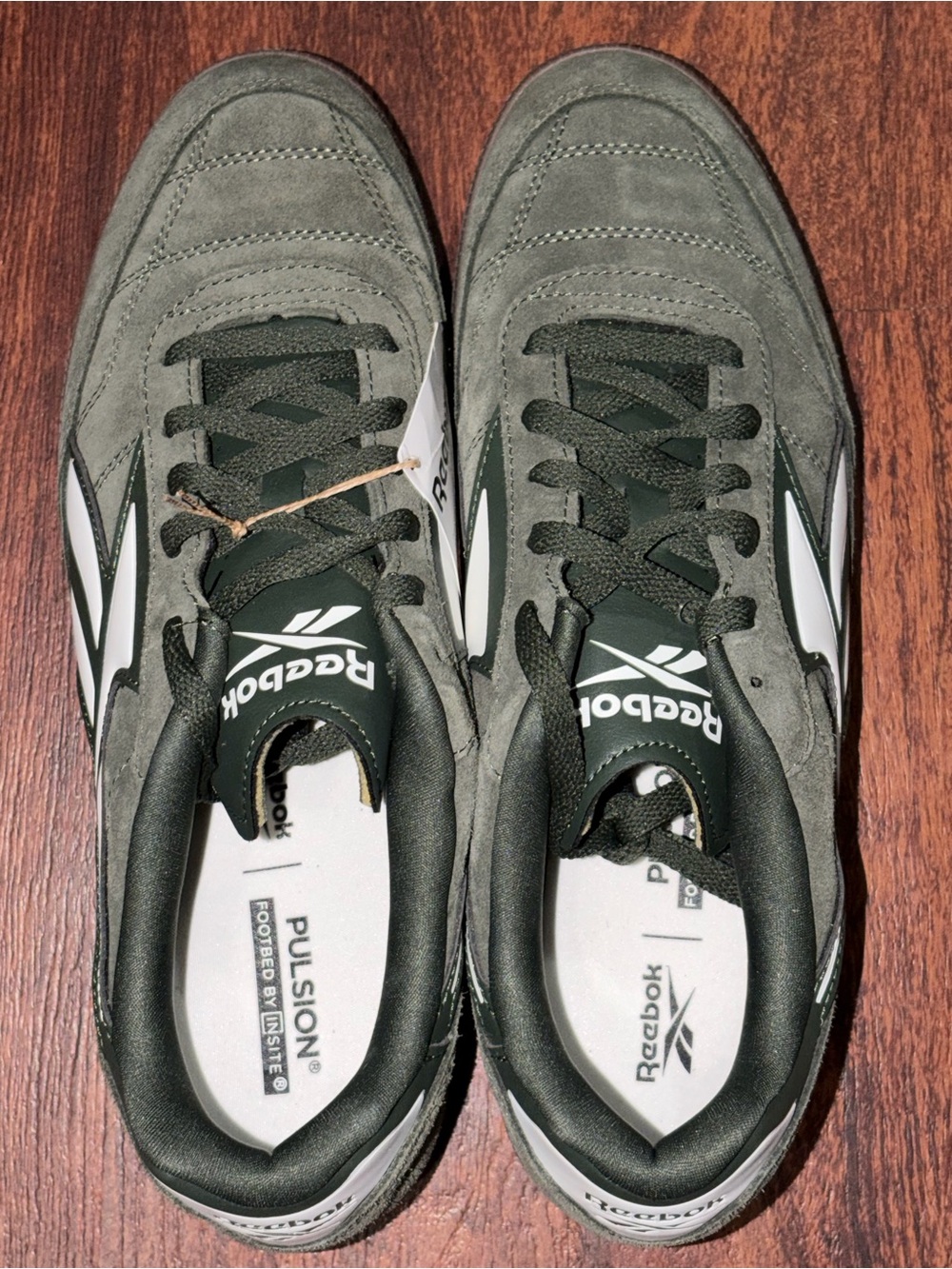 Reebok - Picture 4 of 8